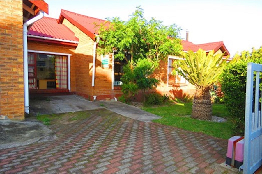 4 Bedroom Property for Sale in Palmiet Western Cape